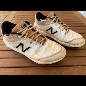 New Balance metal Baseball Cleats
